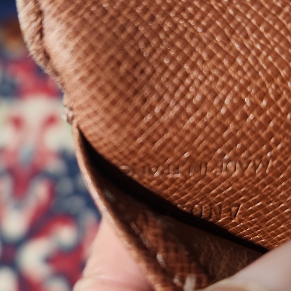 Authentic vintage Louis Vuitton clutch/large wallet. See pictures of wear/tear - Picture 13 of 15